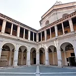 Piazza del Fico, al centro di Roma